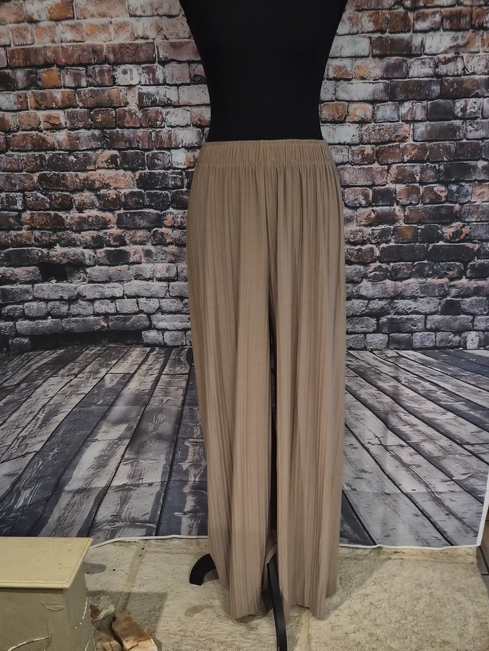 one 5 one Taupe Pleated Wide-Leg Pants